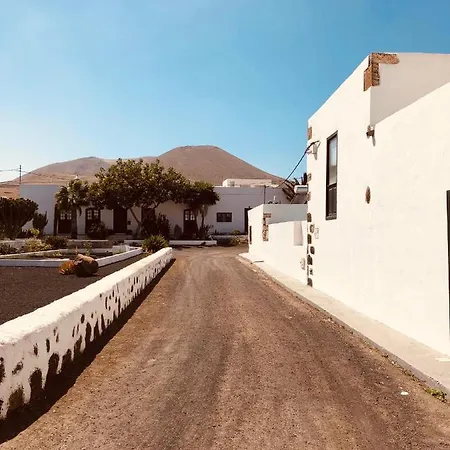 Rincon Botanico - Shared Pool - Island Location - 10 Mins Drive To Famara And La Santa * Tiagua