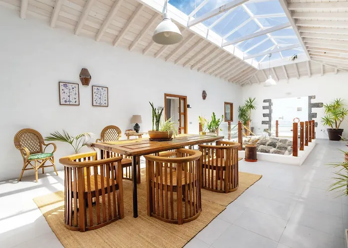 Rincon Botanico - Shared Pool - Island Location - 10 Mins Drive To Famara And La Santa